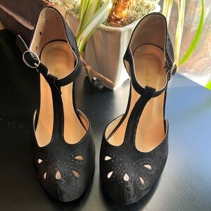 ModCloth size 7 velour black t-strap pumps